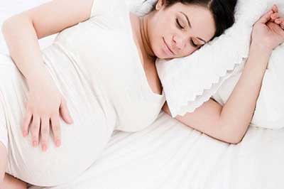 Có nên nằm ngửa khi mang thai?